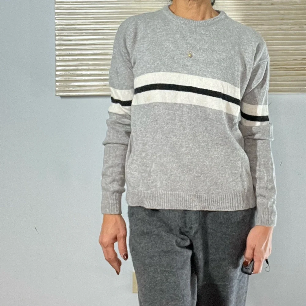 Brandy Melville Bernadette cashmere blend striped center sweater - Picture 4 of 13